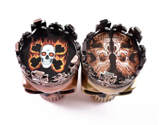 Wholesale manufacturer china metal three-layer tobacco grinder Crown ghost head shape bronze tobacco grinders herb grinder