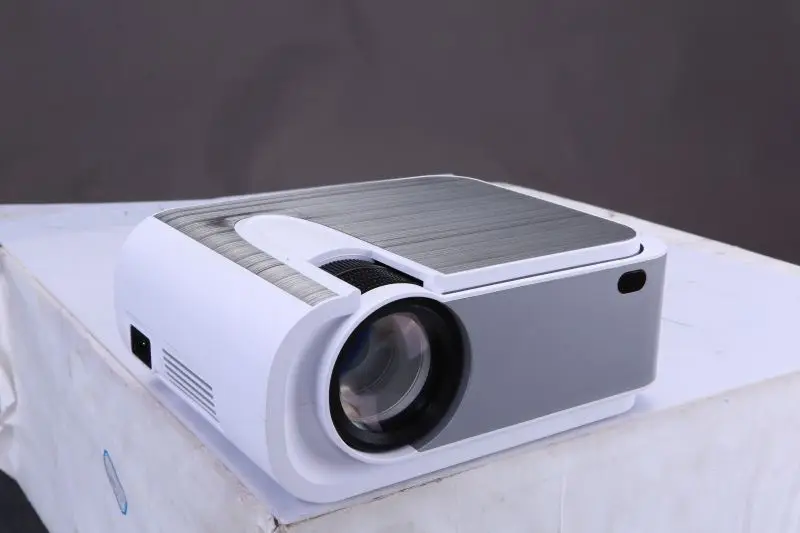 Pocket-type mini projector 4k is easy to carry with 720P Native Android Home theatre 5000 Lumens Led Projector