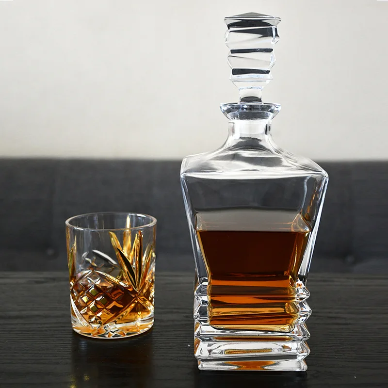 Custom premium 750ml clear vodka spirit glass bottle decorative vodka glass bottles