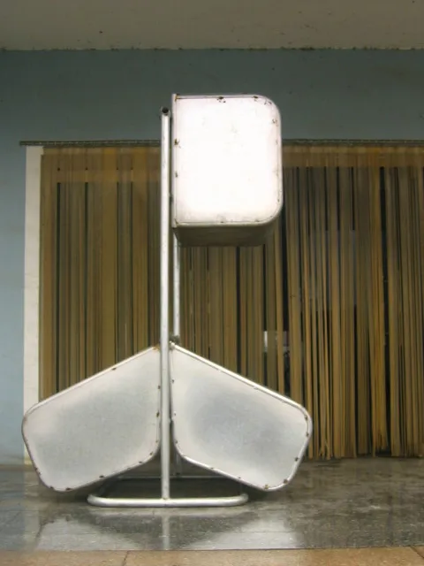 Galvanized Horse Equipment Horse Hay Feeder With Movable Cap