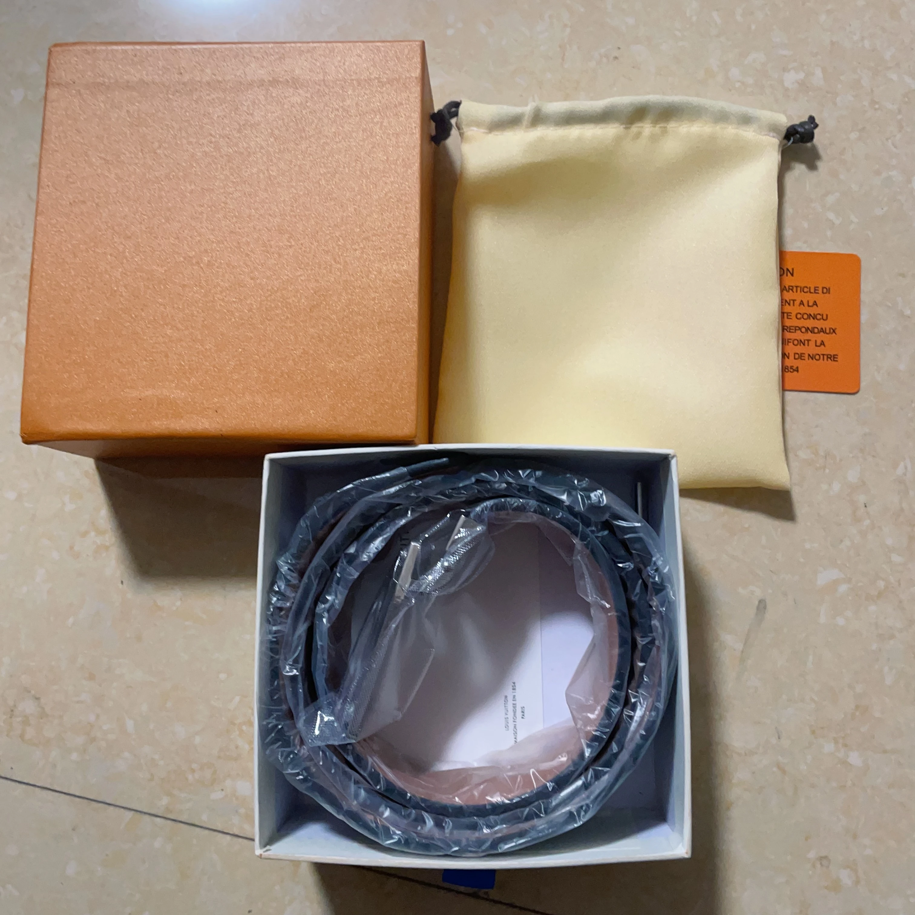 More Designer Items Hot sale Designer Belts Famous Brands Fashion Genuine Leather Designer Luxury Buckle Women Men Belts boxes