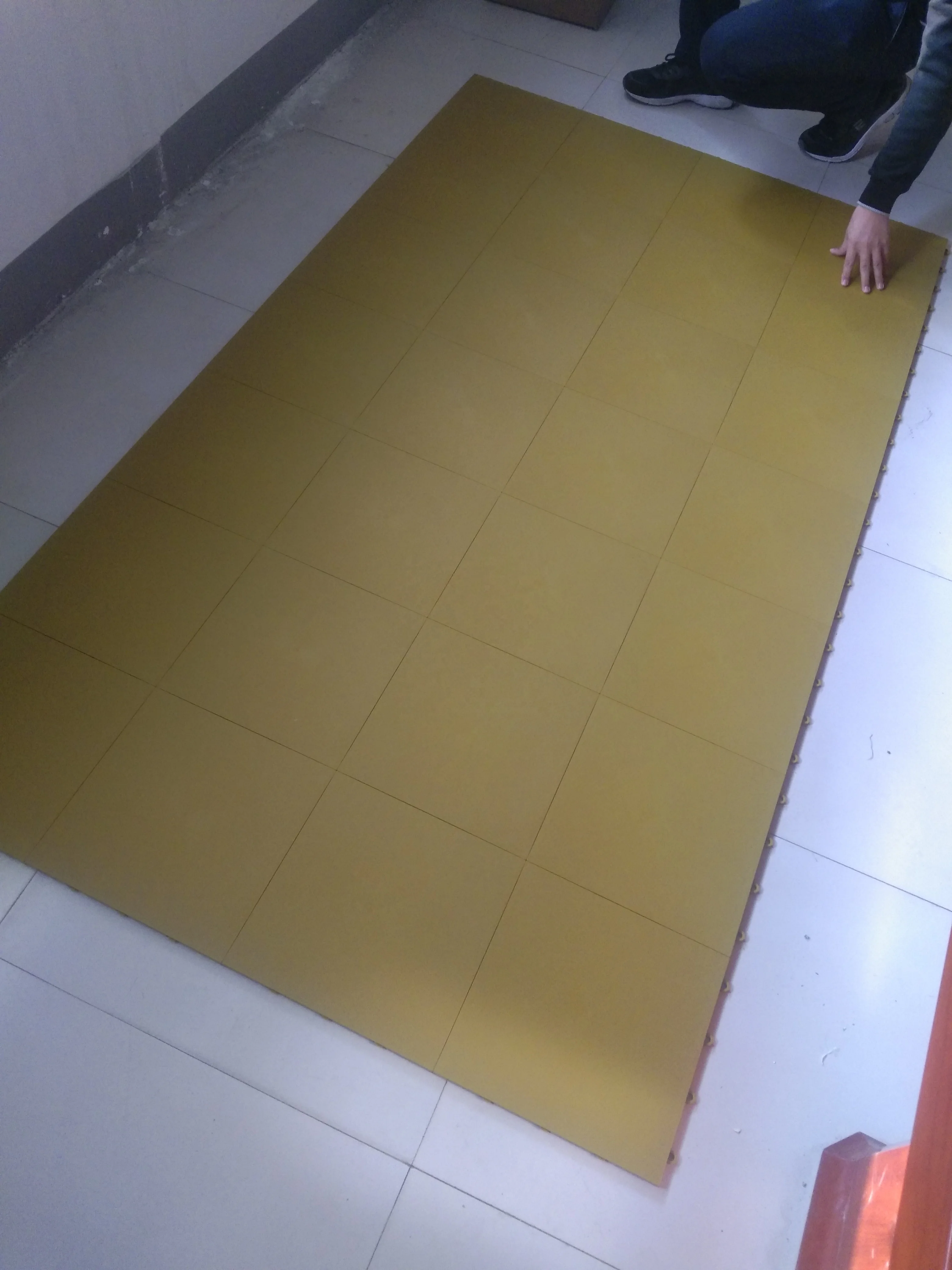 TOP quality Indoor hockey court inline flooring tiles portable roller skating rink flooring roller hockey floor tiles