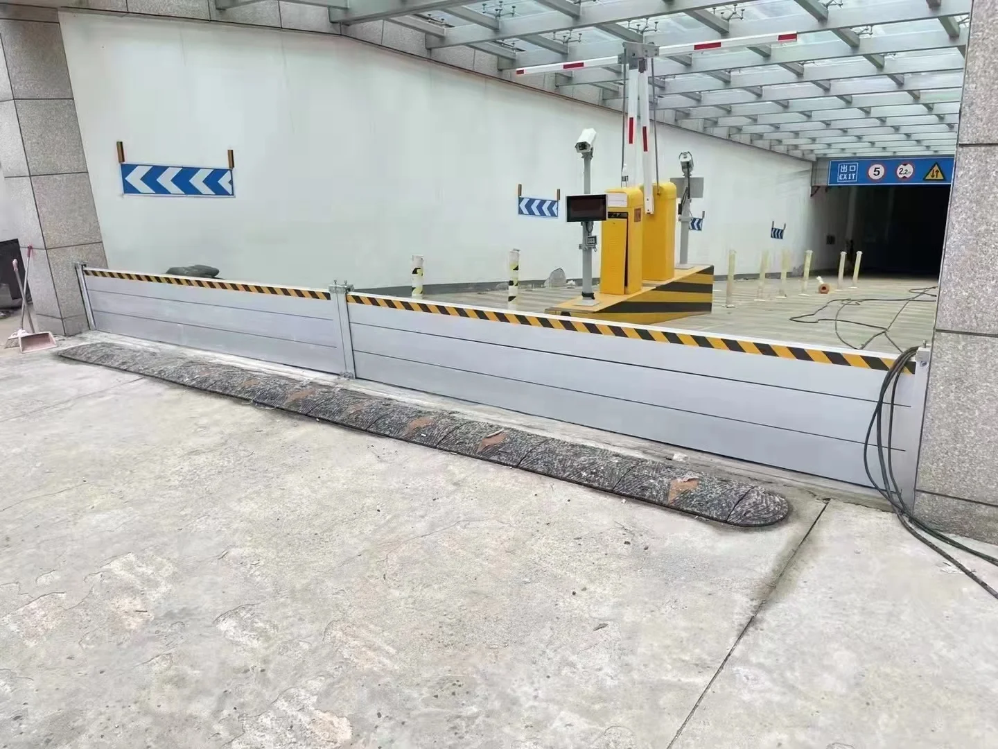 Superior quality portable anti flood barrier for door  flood gate door aluminum flood water barrier