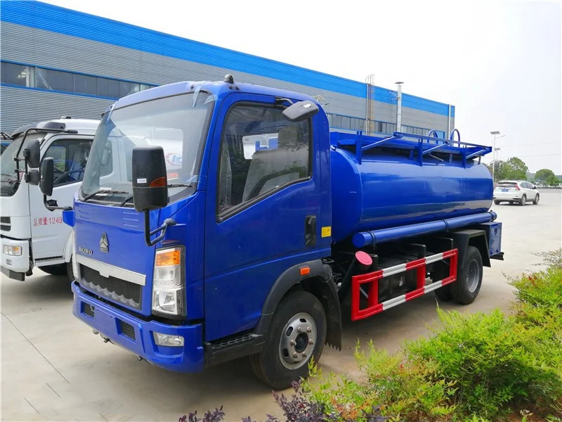 SINOTRUK HOWO Small 5000L Capacity Light Mini Fuel Tanker Truck Oil Truck Refuelling Truck Diesel 1500-2000nm ISO9001 CCC 3800mm