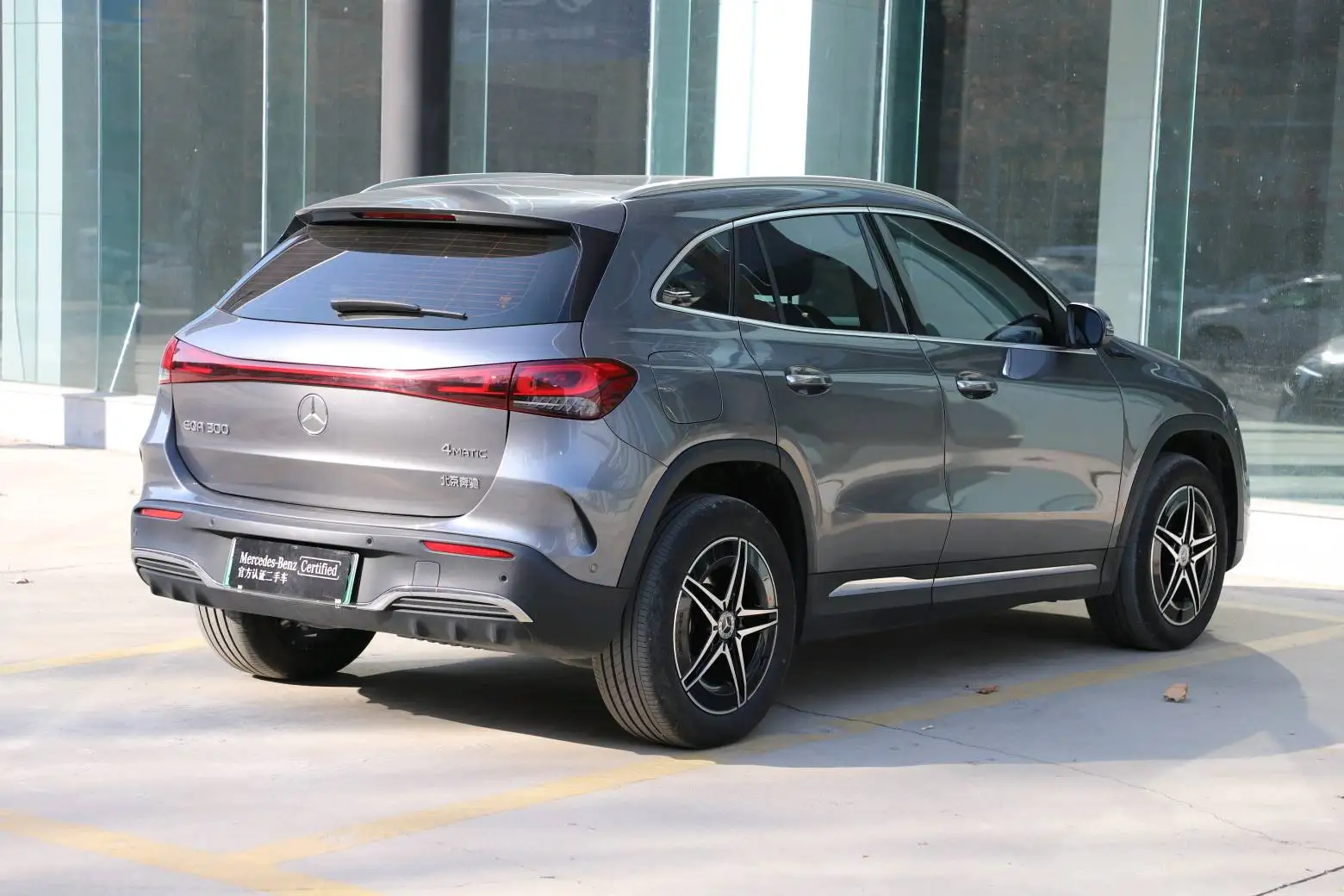2022-2023 Luxury Benz EQA300 compact SUV Hybrid Electric Car 619km Ultra-long Range Auto Transmission Left Steering