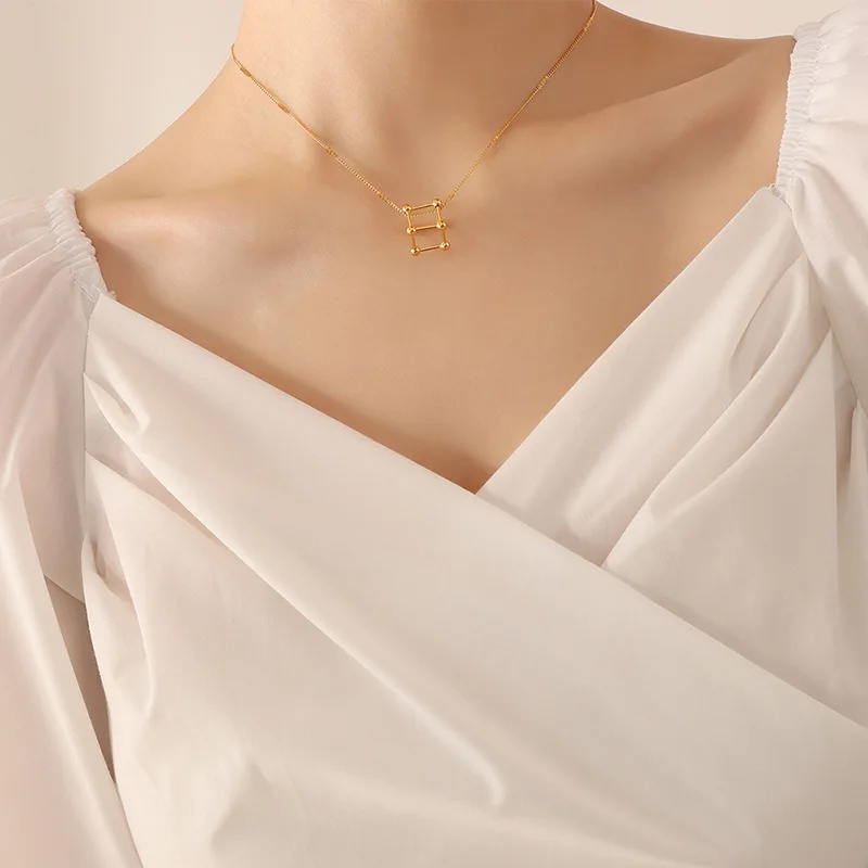 Creative Gold Plated Waterproof Women Jewelry Stainless Steel Hollow Square Pendant Necklace