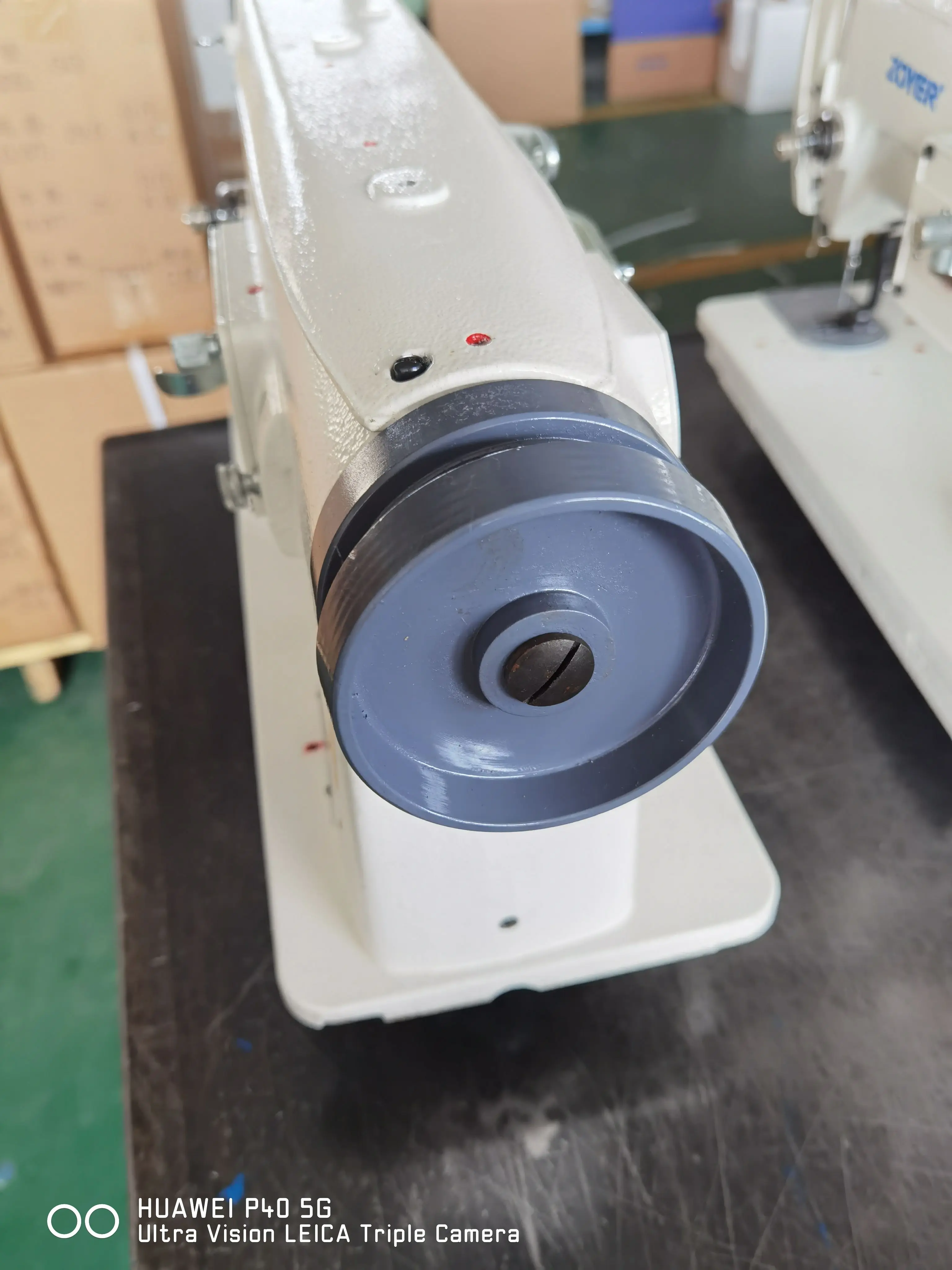 ZOYER ZY-391zigzag lockstitch sewing Machine for thin or thick materials such as fabrics, cotton and chemical fiber cloth