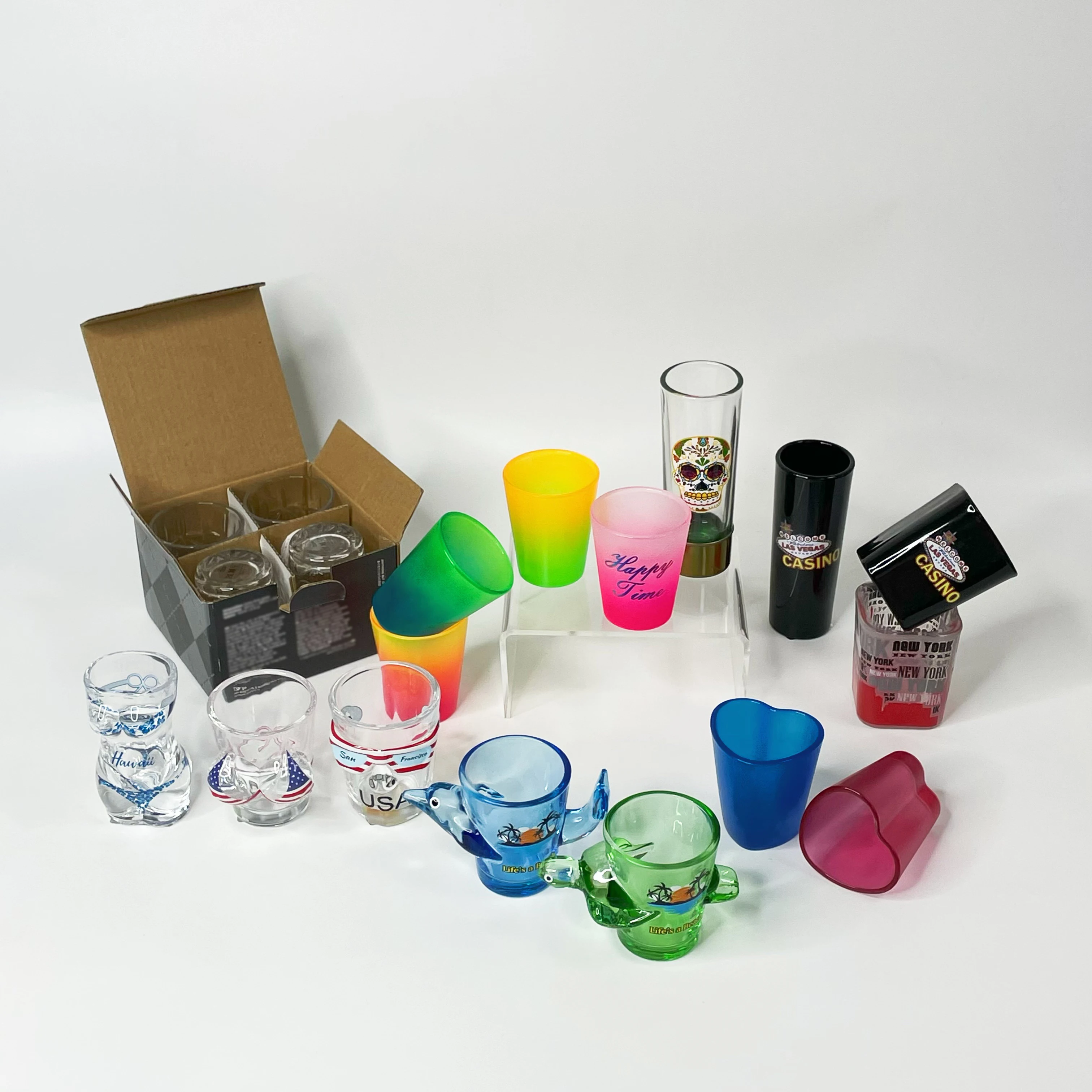 Wholesale Classic Design Heart Shape Square Glass Shot Glasses with color box Custom Thick Shot Glasses for Whiskey
