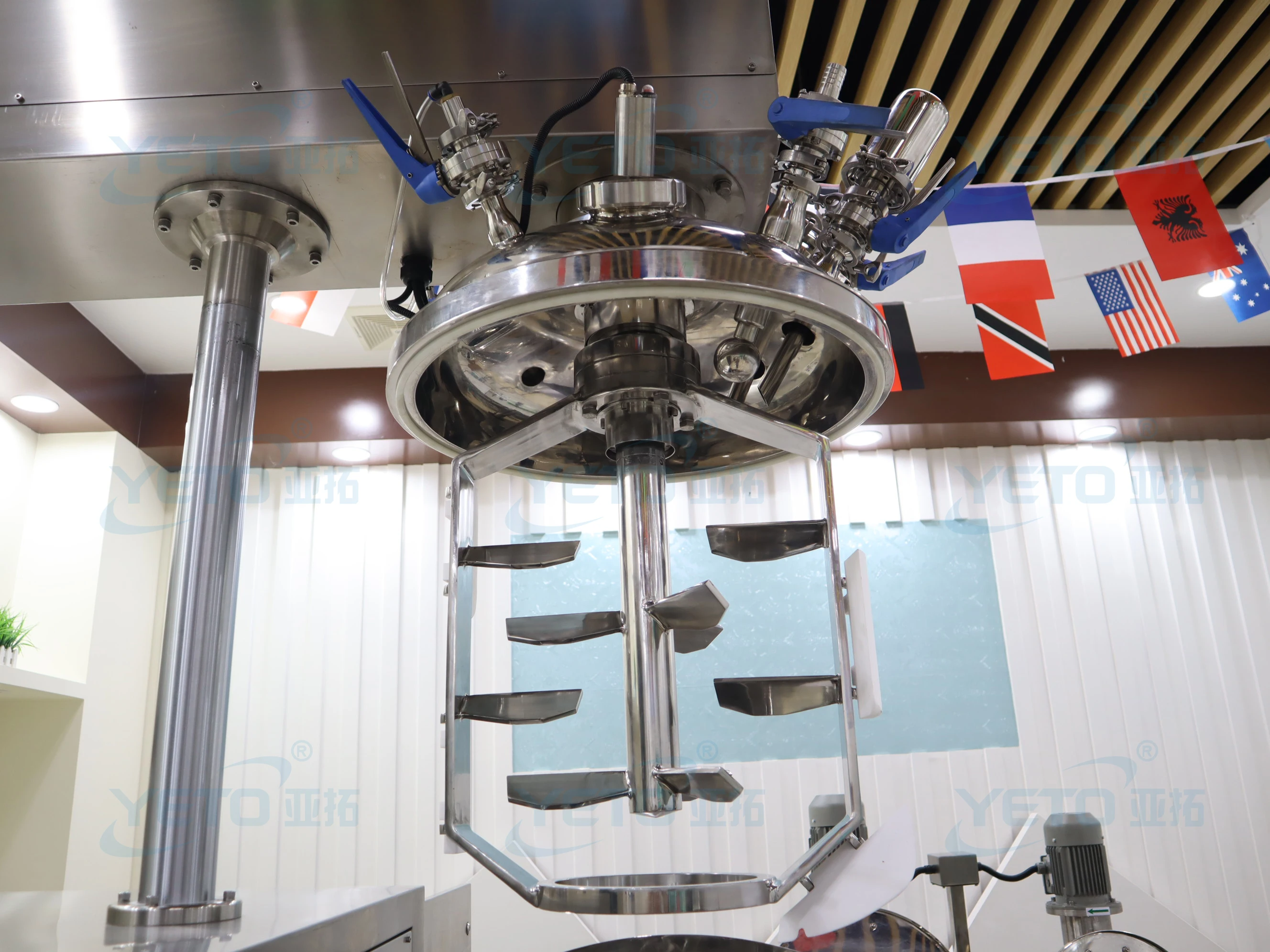 Facial Cream Hair Wax Cosmetic Shampoo Toothpaste Lotion Cream Production Line Equipment Vacuum Mixer Emulsifying Homogenizer