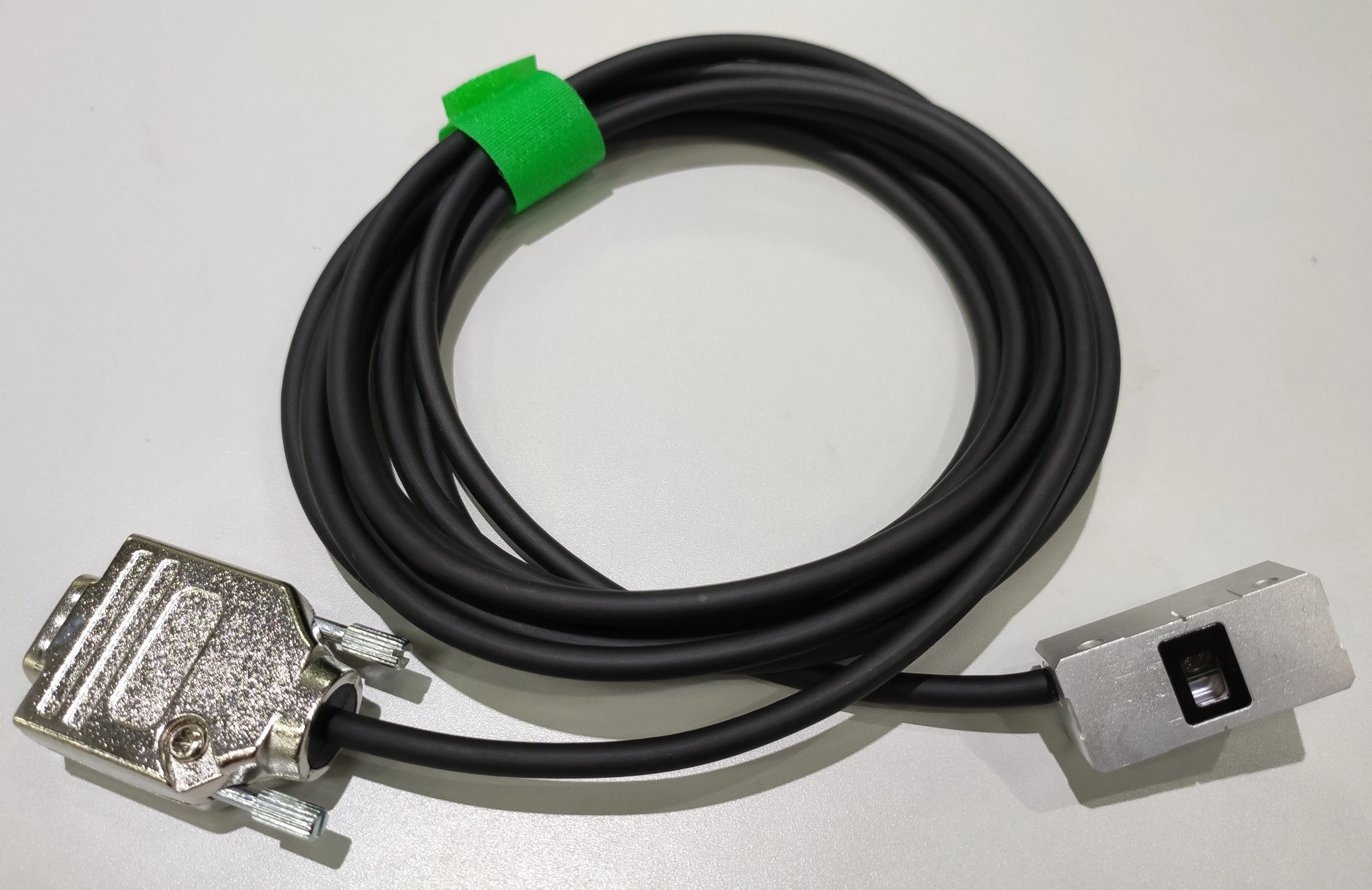 Решетчатая линейка для чтения подходит для линейки 20 MHI с эффективным разрешением 20 нм