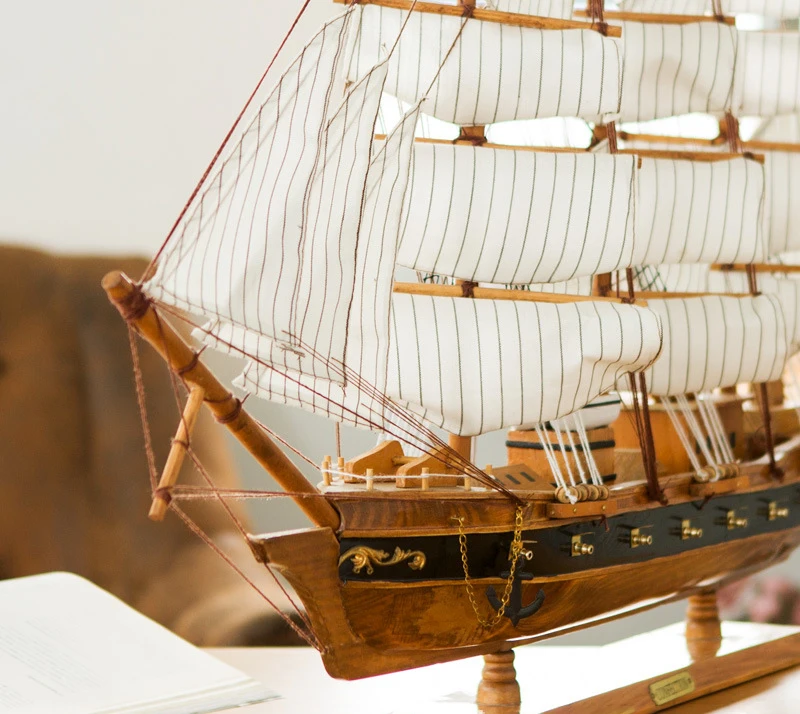 Hot Selling Nautical Wood Sculpture Crafts Mediterranean Pine Wood Sailboat Sail Model Boats For Home Desk Decor Birthday Gifts