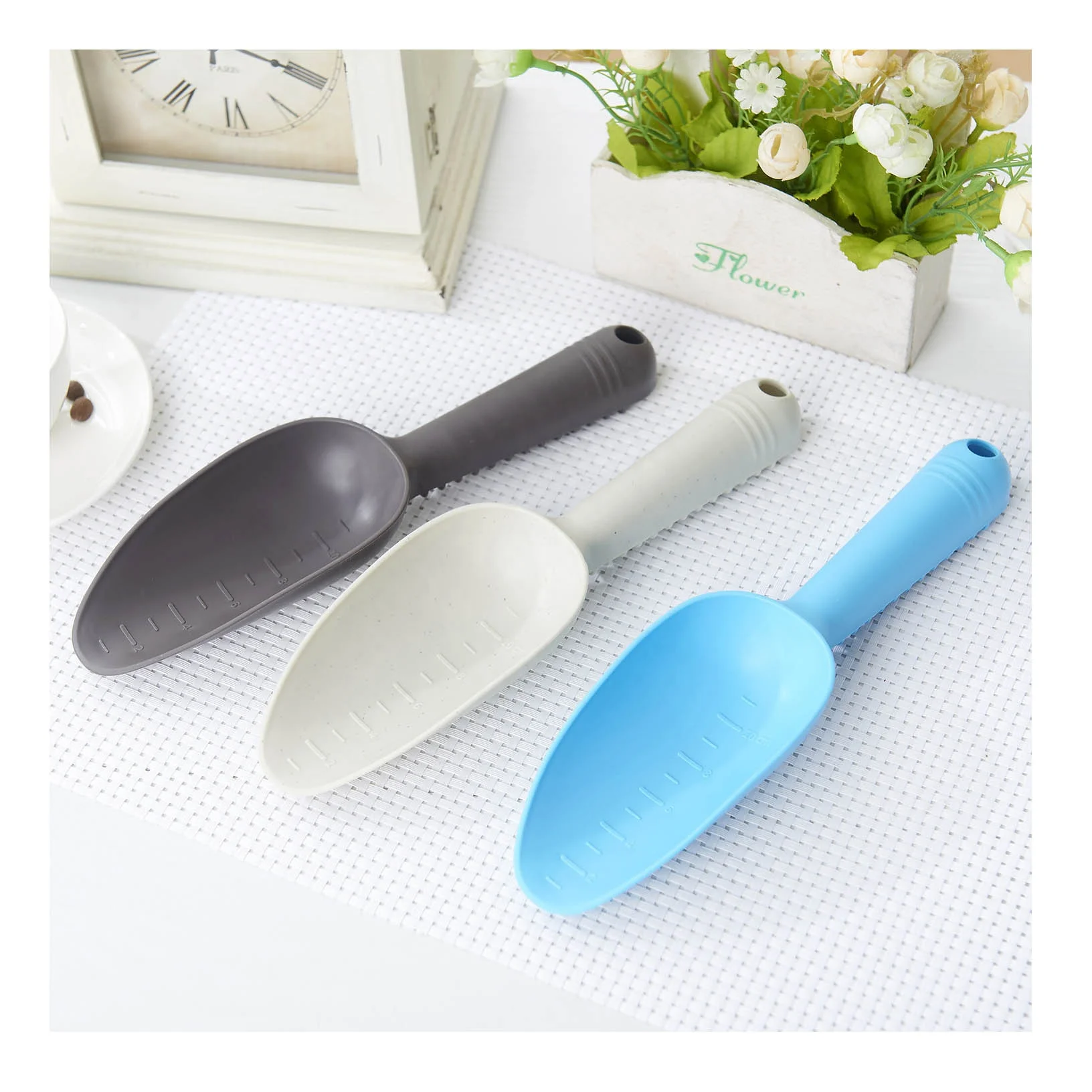 Mini Home Garden Tools Flower Vegetables Soil loosening Small Plastic Pet Scoop Hand Shovel Spade