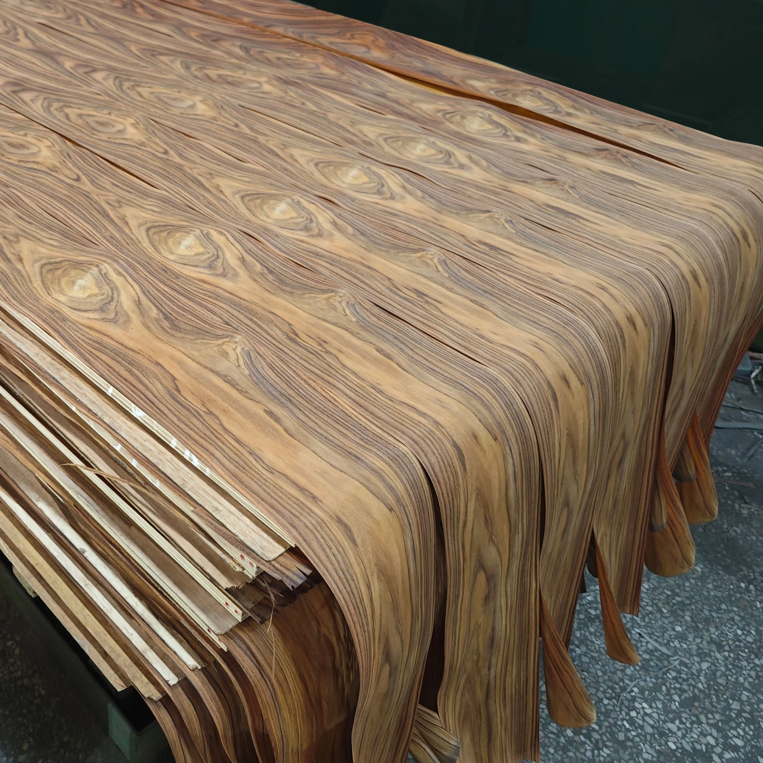 Wholesale Vunir Fsc Nature Wood Veneer Fancy Plywood for Decorative