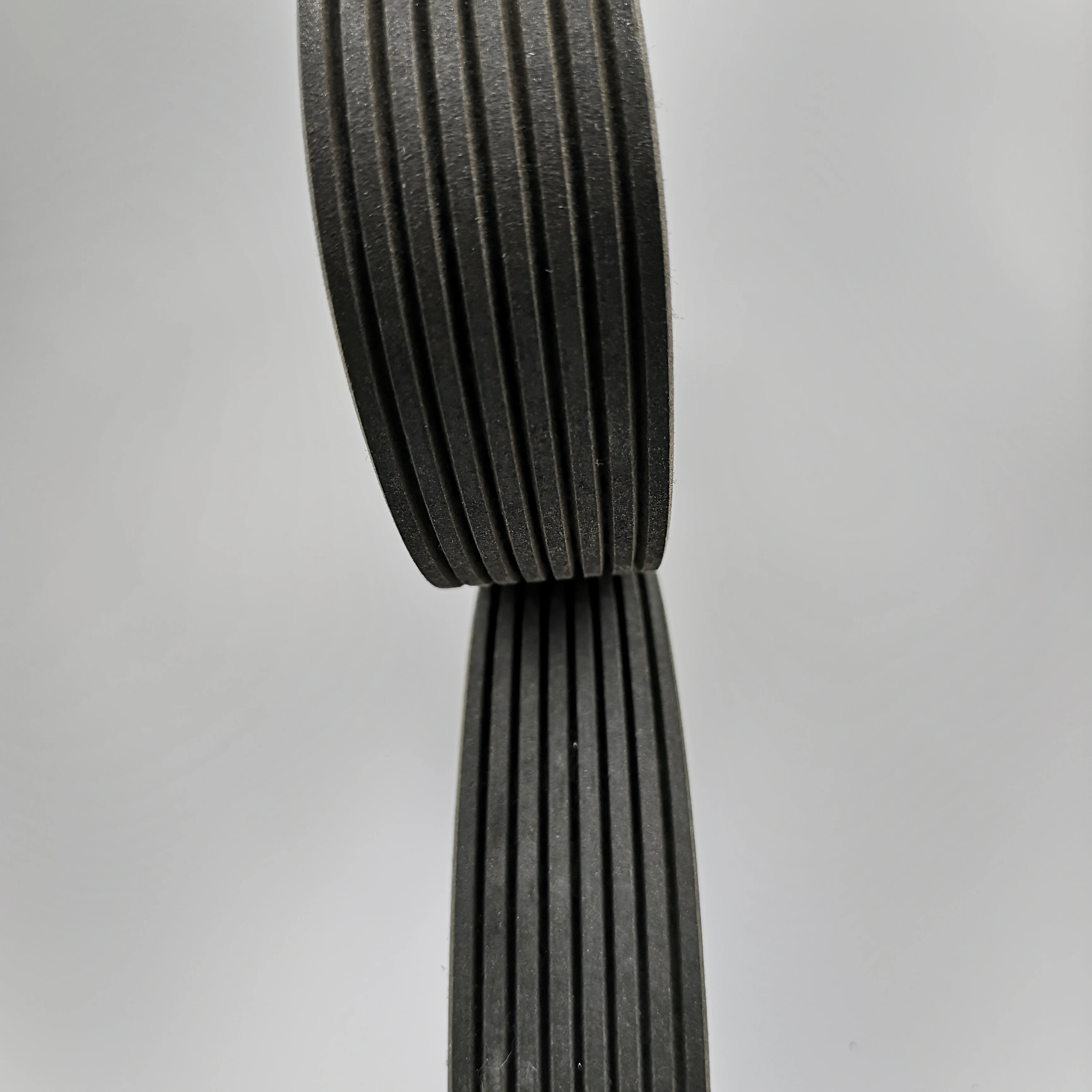 Ремни в рубчик, экскаватор, вентилятор двигателя, поли, V-образные машины, резиновая трансмиссия, высокая мощность, модель Pk V ремень, защита от нагрева и масла