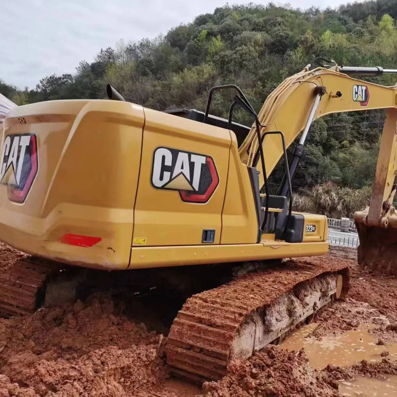 Поставка из Китая гусеничный экскаватор Cat 323 0323GC 323D 23 tons дешевый подержанный для продажи