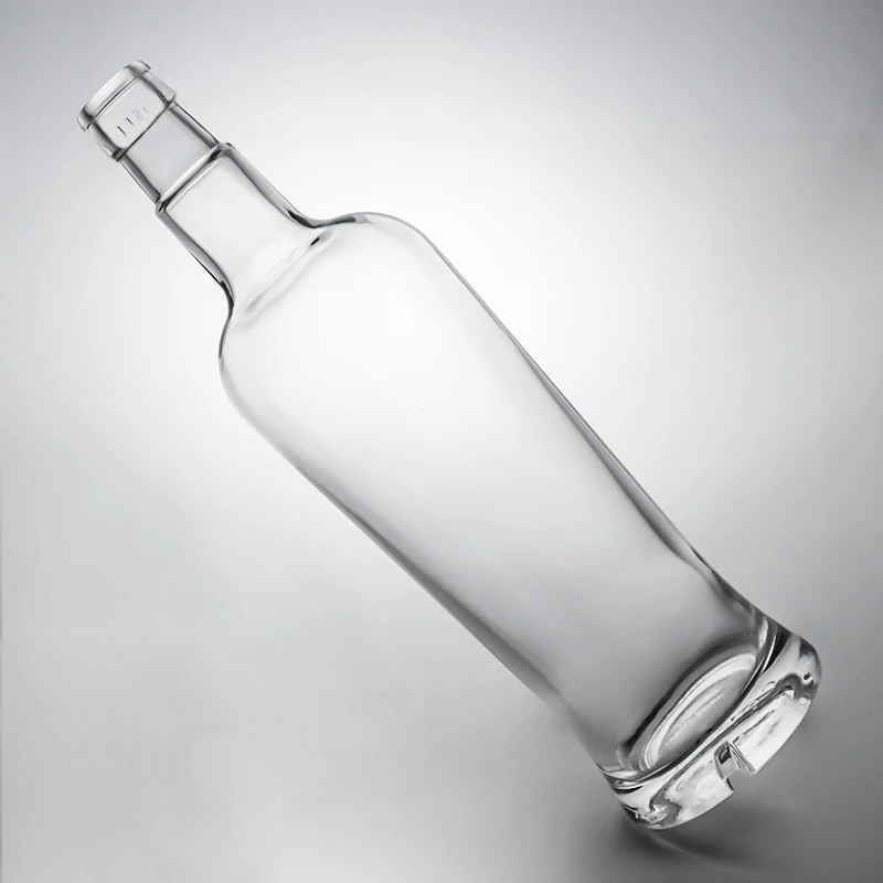 Wholesale Hot sale 700ml 750ml glass bottles Super Flint glass bottles personalized custom Whiskey Rum vodka and corks