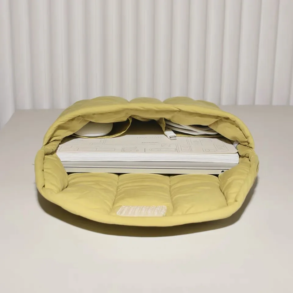 Fashion trendy Light weight Puffy Bag laptop carrying case laptop case with pouch
