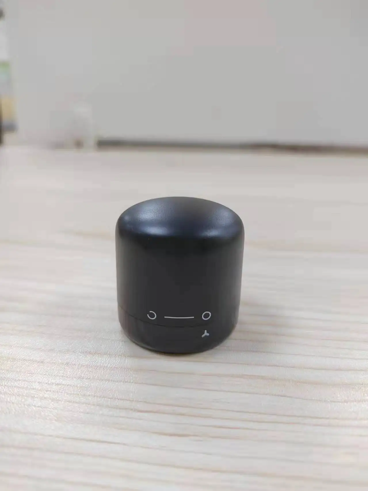 Wholesale Price Bar Kitchen Accessories Food Grade Black Mini Small Plastic Wine Bottle Stopper