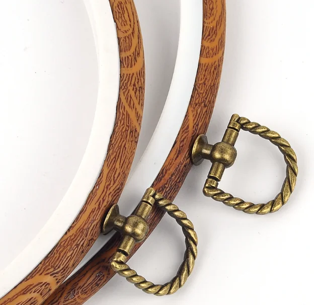 Charmkey Wholesale 4 Inch Bamboo Embroidery Hoops Round Wooden Circle Cross Stitch Hoop for Art Craft