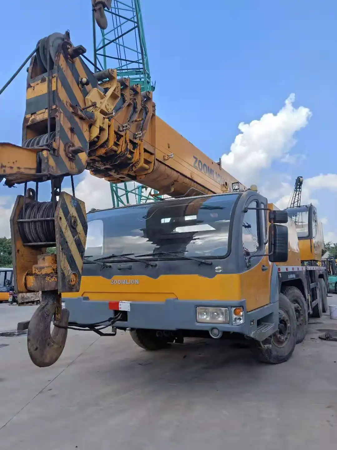 used Zoomlion crane 50 ton telescopic boom truck crane qy50v qy50 zoomlion50