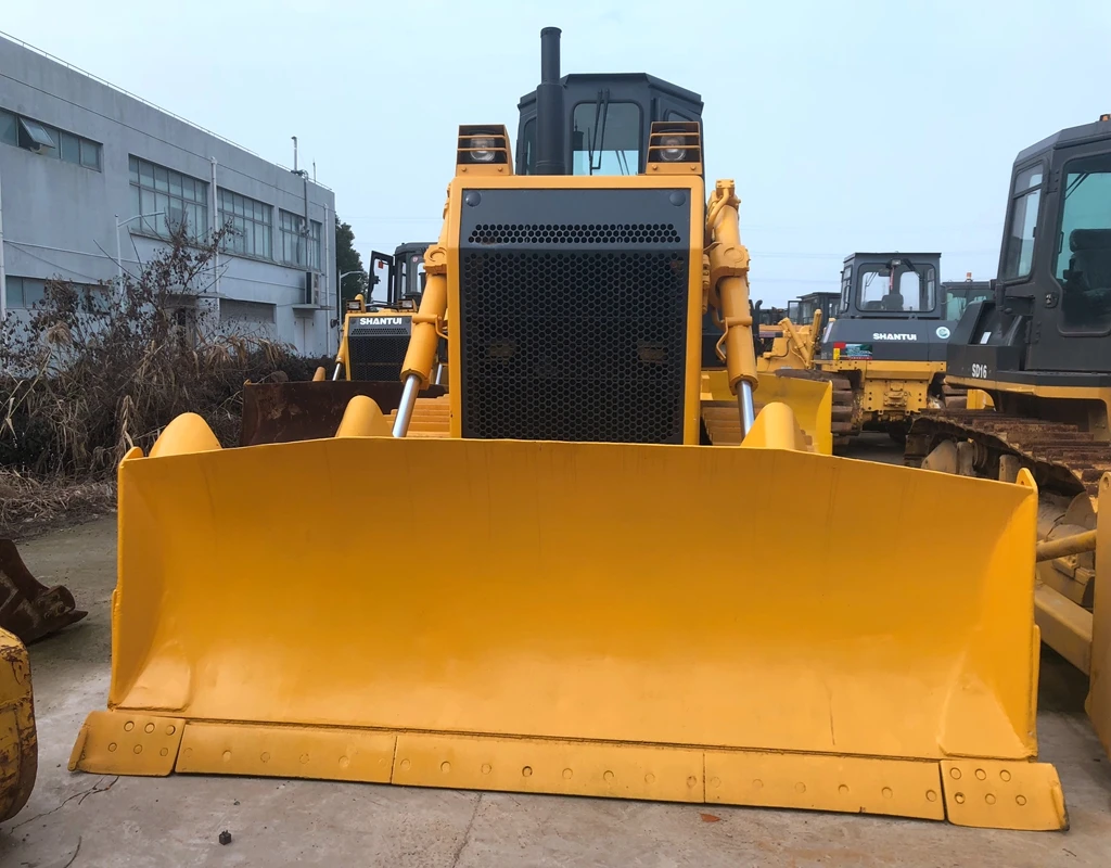 Fuel-efficient shantui machine SD22 bulldozer for sale, used shantui bulldozer at low working hours