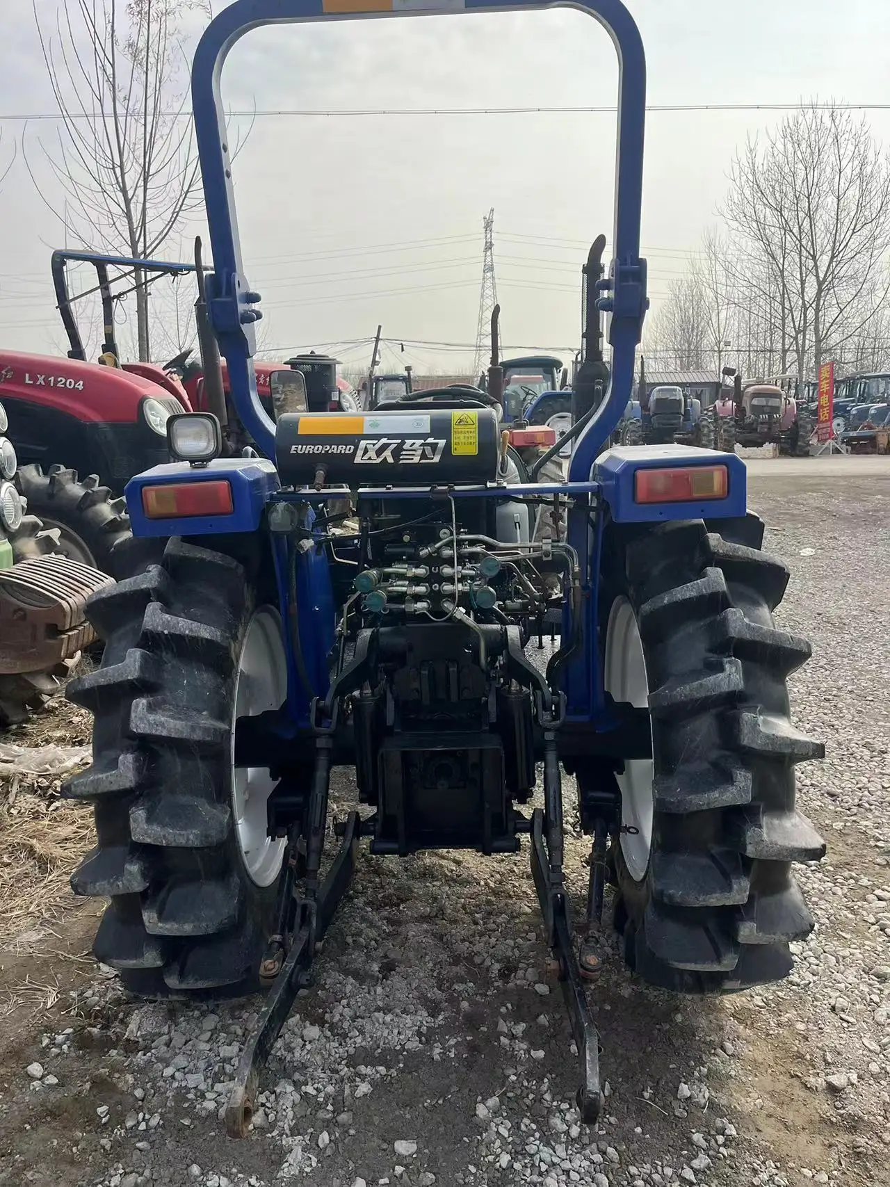New arrival 60hp 4wd used tractor in good condition for 4*4 tractor