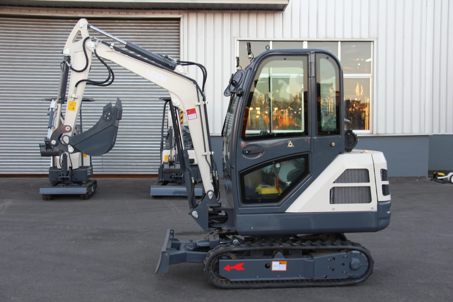 LGCM crawler mini tractors dozer excavator loader digger three size bucket