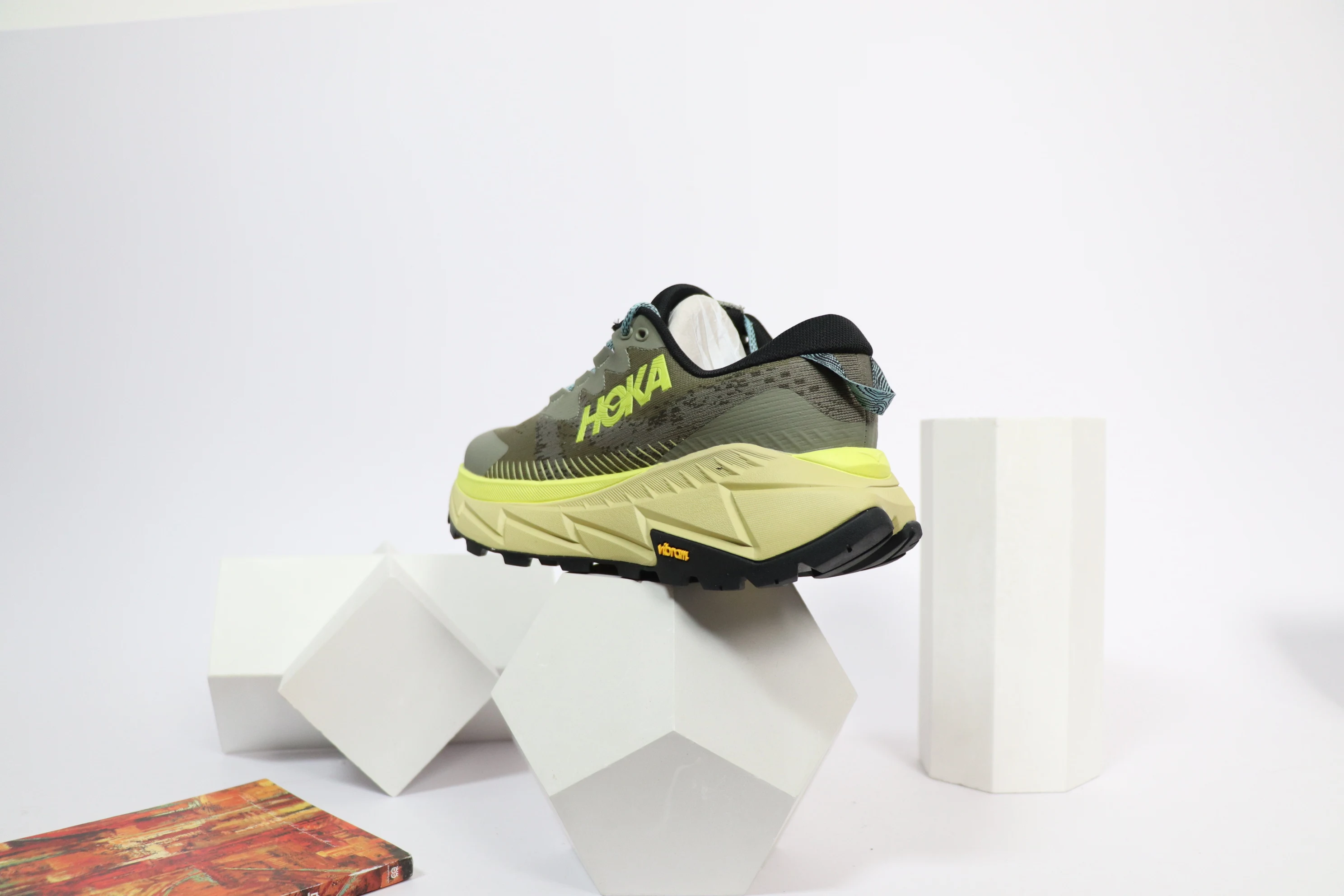 HOKAS ONE Мужские кроссовки для бега с янтарным антрацитом