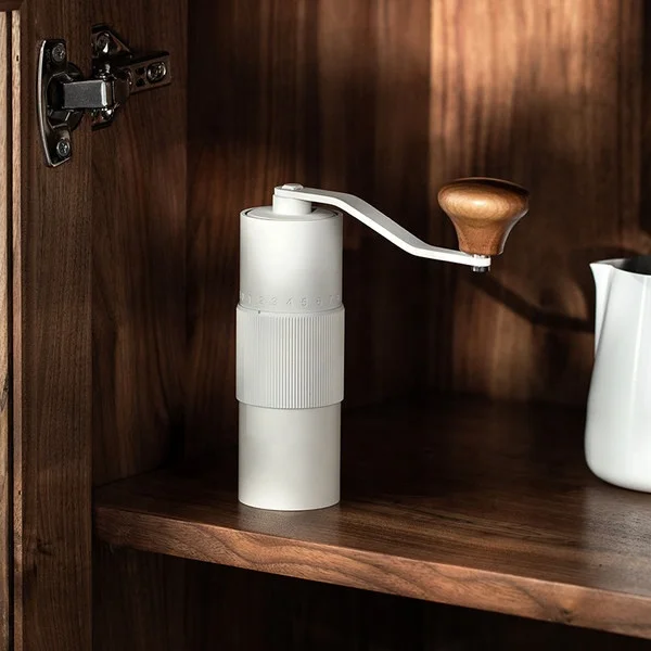 Diguo Portable Cordless Aluminium Ally FX Manual Coffee Grinder With Big 30g Capacity For Commercial Use