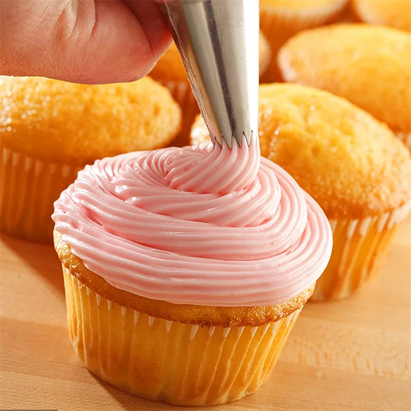Wholesale Medium 7-Piece Set of Decorating Nozzle Cake Cream Decorating Nozzle 304 Stainless Steel