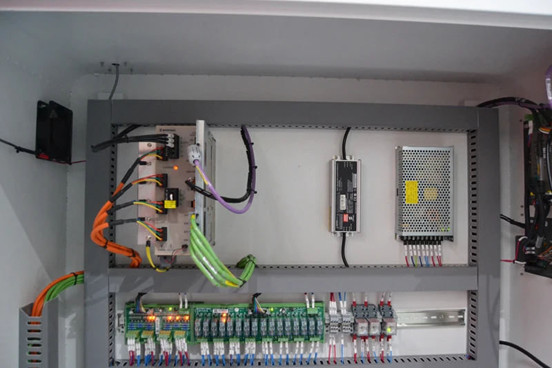 3 axis ATC woodworking engraving machine A4-1530-L8-Pro 1325 1530 CNC Router with servo motor and linear tool changer for wood