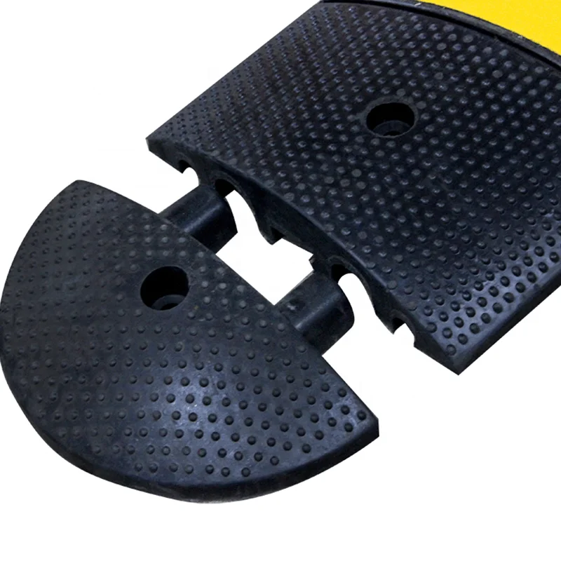 1830 mm Long  Post Road Safety Delineator Flexible Warning Unbreakable Rubber Speed Bump Hump