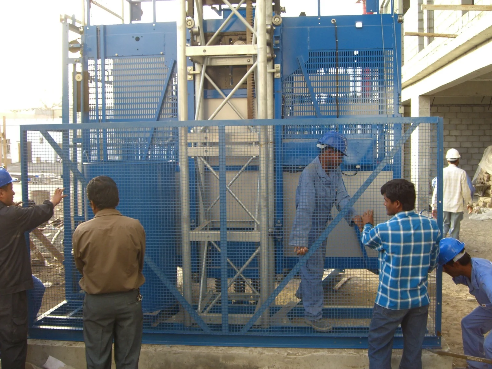 Building material elevator rack and pinion construction hoist manufacturer with CE and EAC certificate