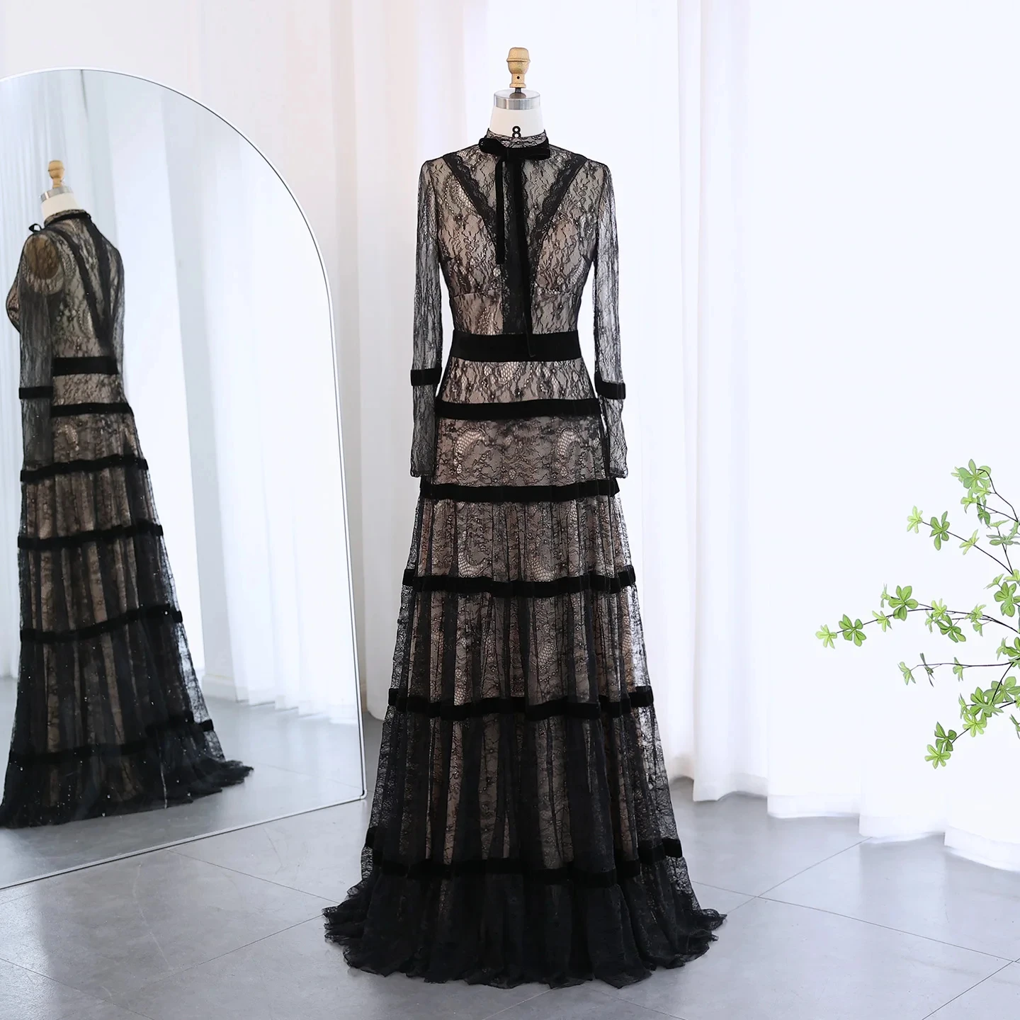 Elegant Black Lace A-Line Evening Dress 2024 Dubai Luxury Tiered Long Sleeves Muslim Women Formal Party Gowns Sf023
