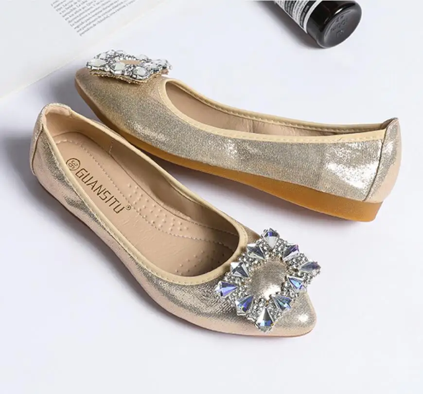 High Quality Customized Loafers Women Soft Sole Slip On Flat Shoes for Girls Bridal Wedding Party Shoes Big Small Size 34-45