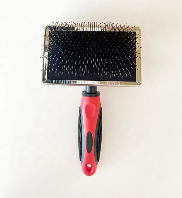 Щетка для собак с покрытыми наконечниками-очень длинные булавки удаляют клубки-щетка рисования уходит глубоко в подшерсток