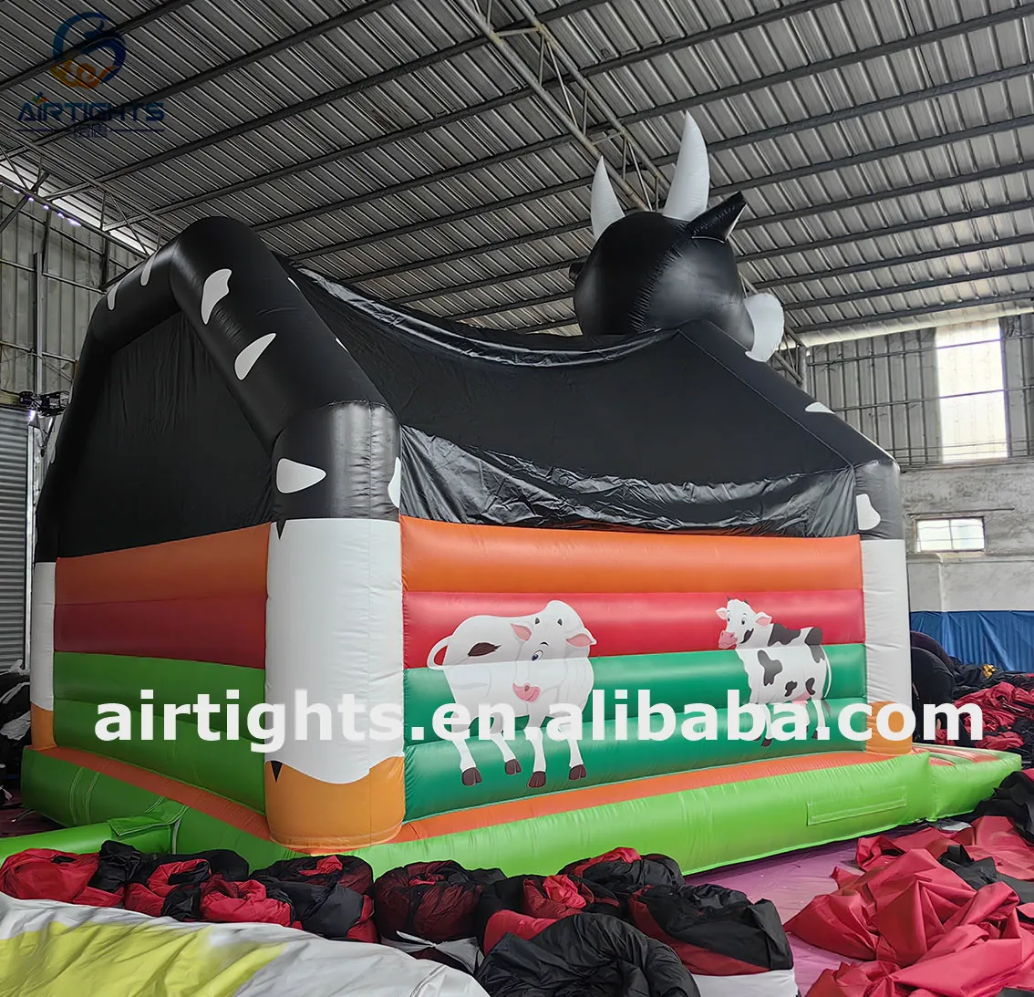 China Manufacturer High Quality Commercial Inflatable Cow Theme Bouncing Castle