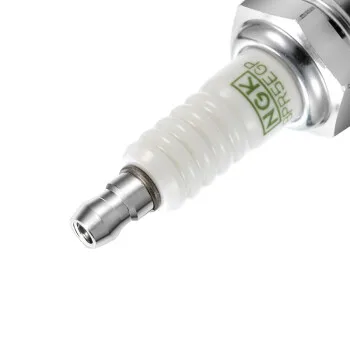 Wholesale Genuine NGK Spark Plug Hot Sale High Quality 7082 BPR5EGP OEM 9061383 9056447 90048-51044  90048-51072 for Chevrolet