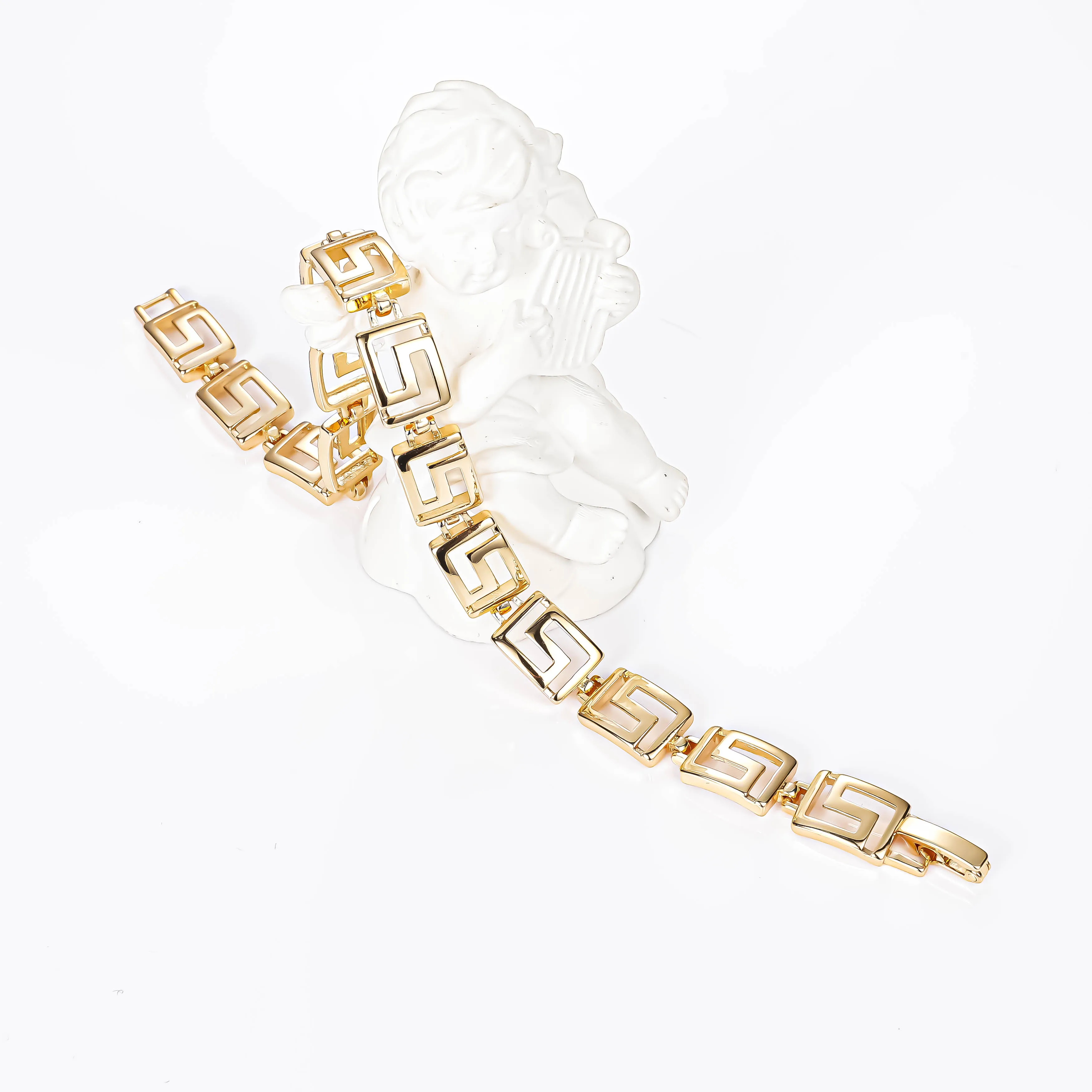 CM jewelry fashion wholesale brass 18K gold plated bracelet  pulseras de oro laminado plain labyrinth Hollow Out men women gift