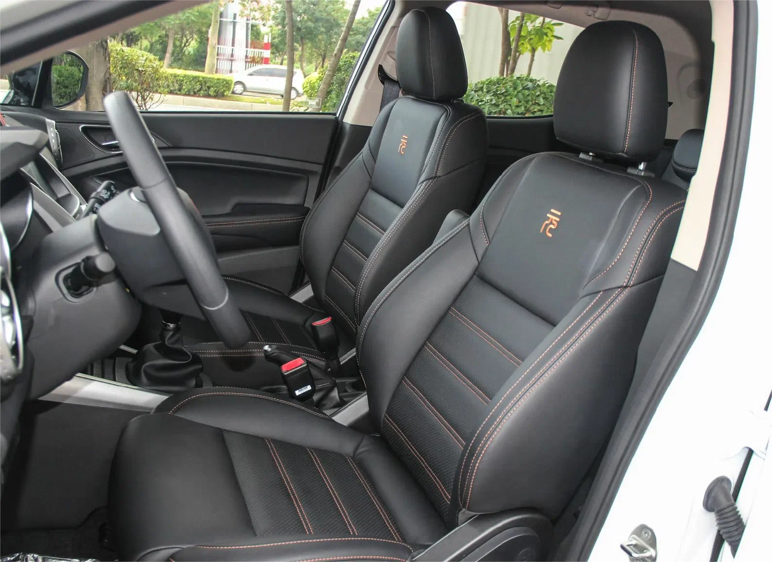 Electric Vehicle Made in China Byd Yuan Puls High Quality Most Popular Electric Car