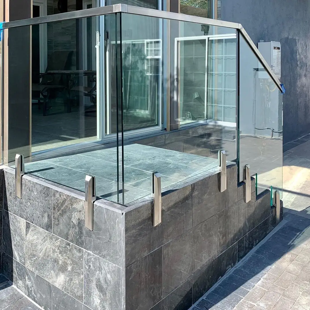 New Design Balcony Frameless Balustrades 2205 Glass Railing Stainless Steel Side Mount