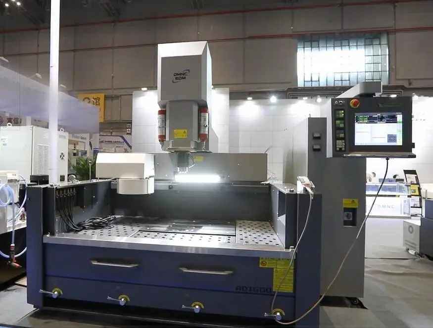EDM машина высокого качества CNC Sinker высокая точность