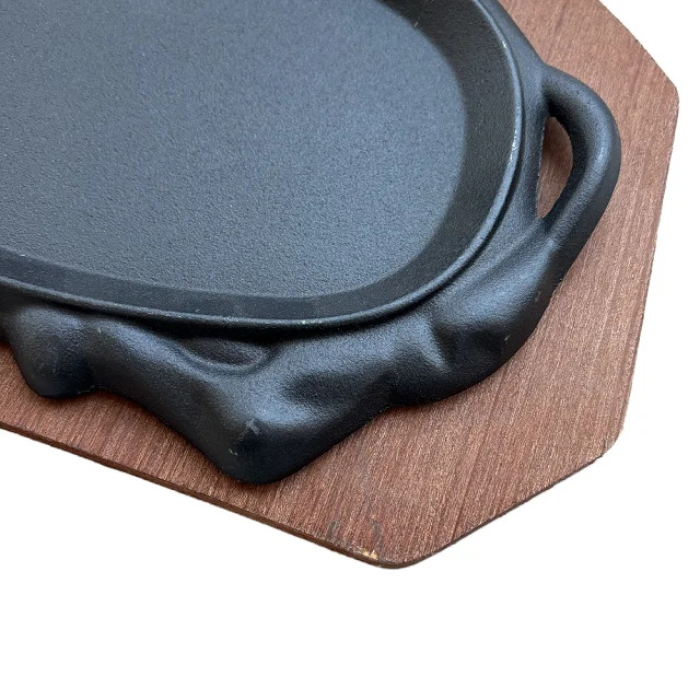 Manufacturers direct cast iron grill with wooden base street steak western plate beef teppanyaki