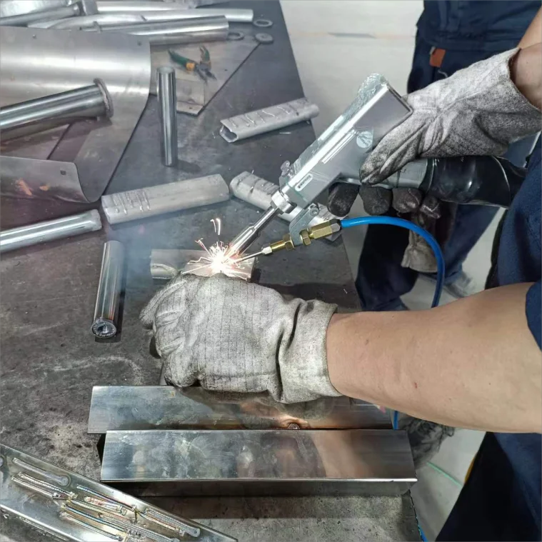 XD-W2000RC 2000W  laser welding machine laser cutting machine Laser Solder Welding Machine