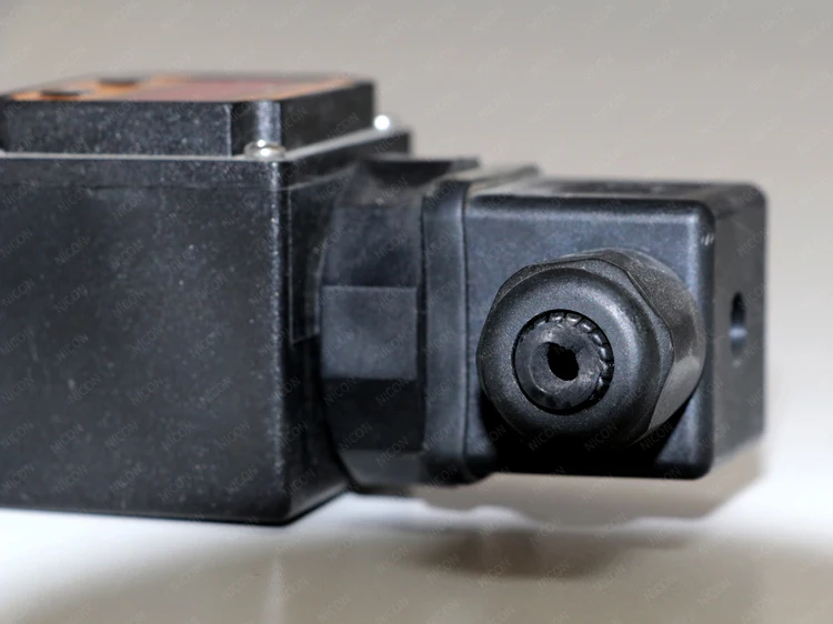 NICON waterproof atmospheric pressure sensor with display