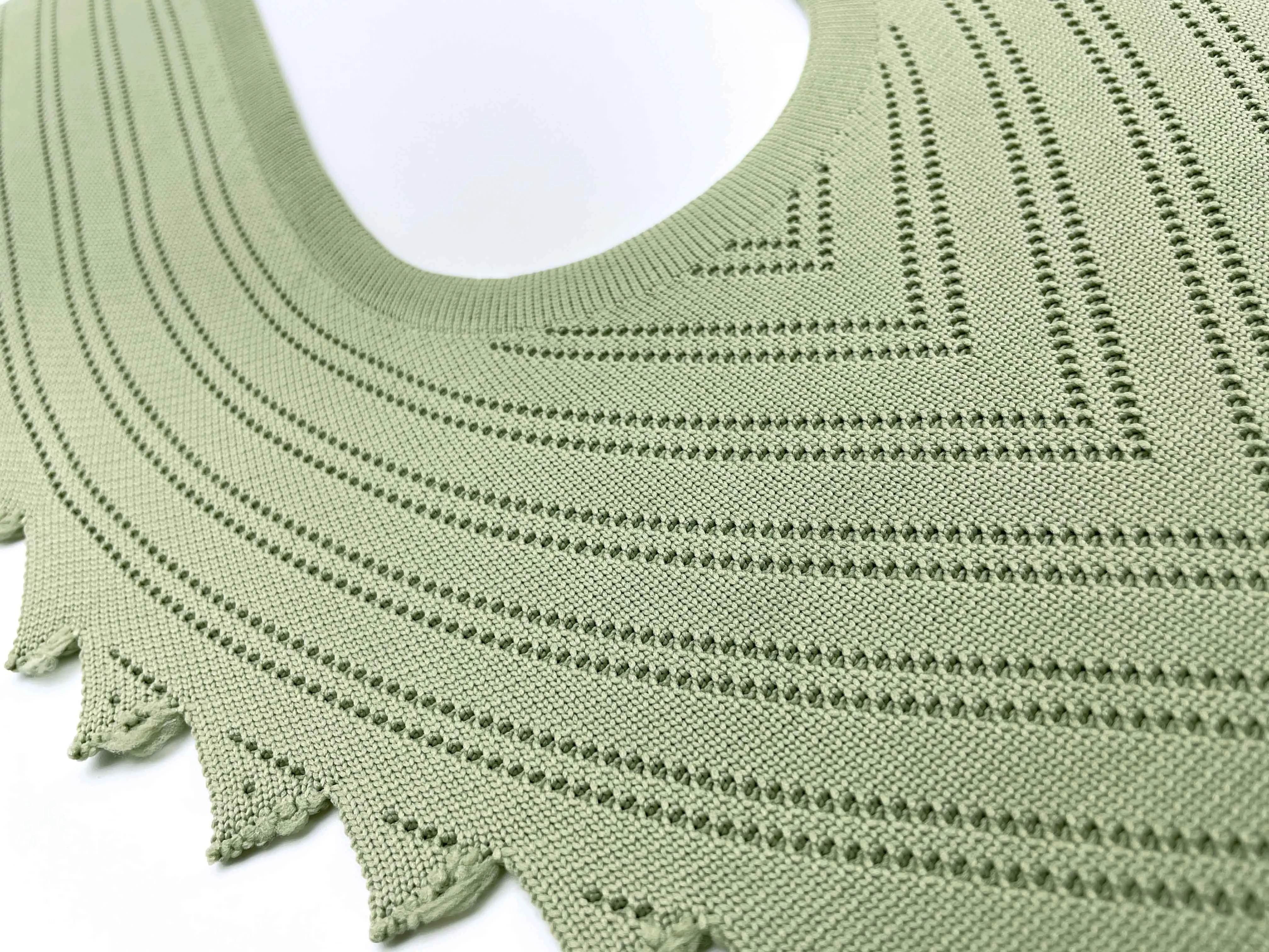 Develop and customize high-quality polyester knitted upper for flat shoes