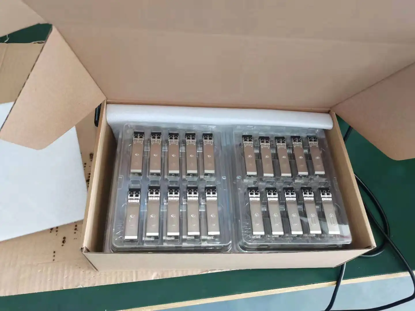 wholesale 1.25GB CWDM SFP Transceiver Module 1470nm~1610nm 20KM  modulos transceptores Dual Fiber LC  Fiber Optic Equipment