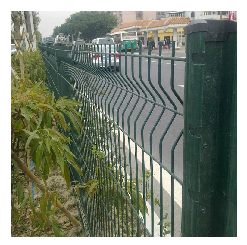 Square Type Post Iron Galvanized Powder Coated Fencing 3d Bending Mesh Fence