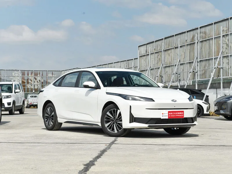Changan Qiyuan A05 2024 70 Air Гибридный Новый энергетический автомобиль подержанные автомобили для китайской торговли чистыми электромобилями