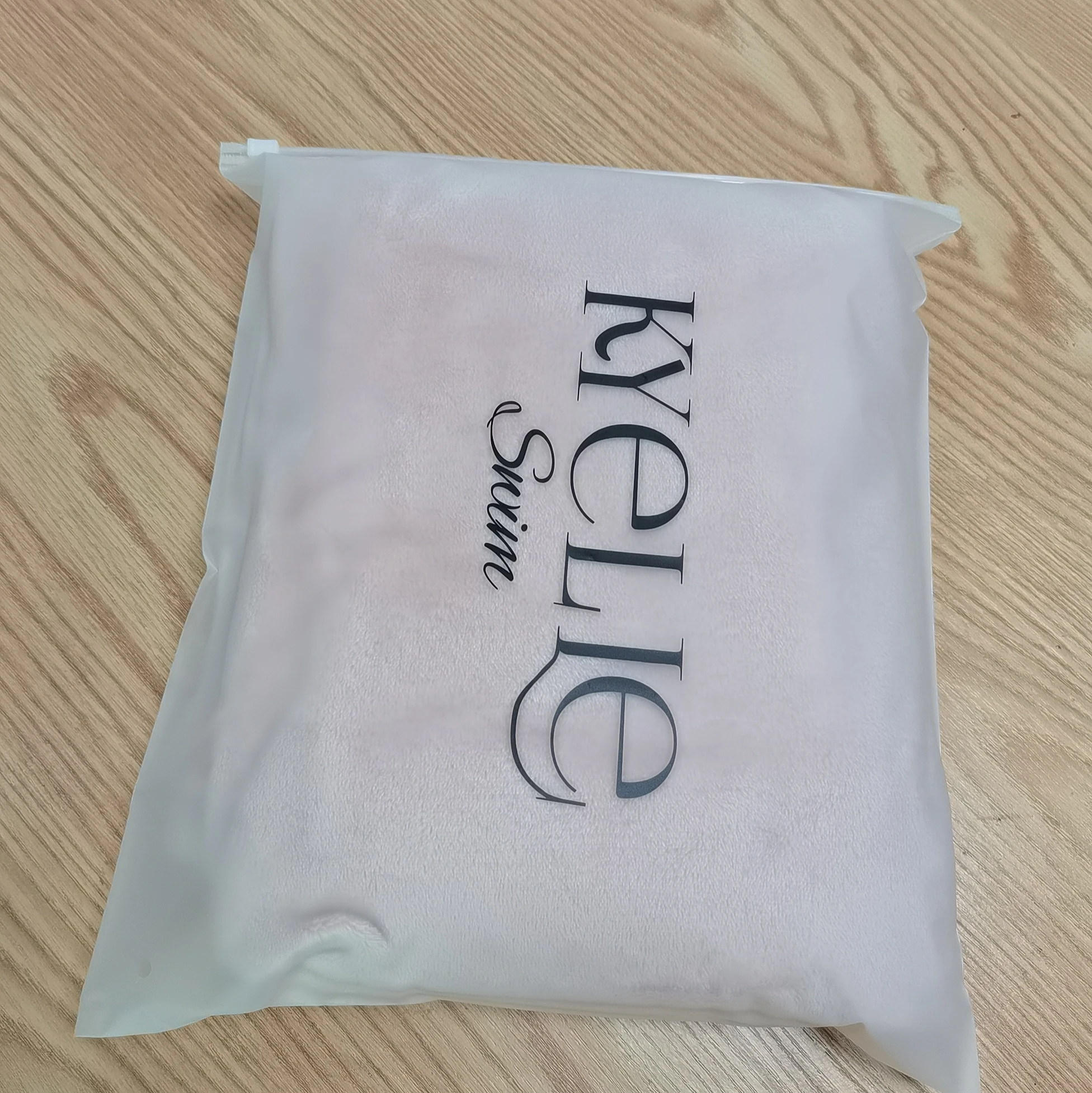 Customized EVA frosted zipper plastic bags for clothing packaging plastic bags for frosted zipper lock bag